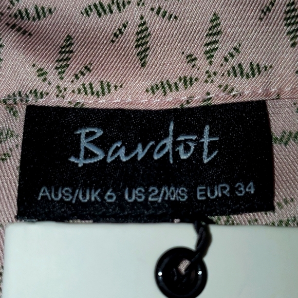 Bardot Australia Wrap Around Top NWT - Picture 6 of 6